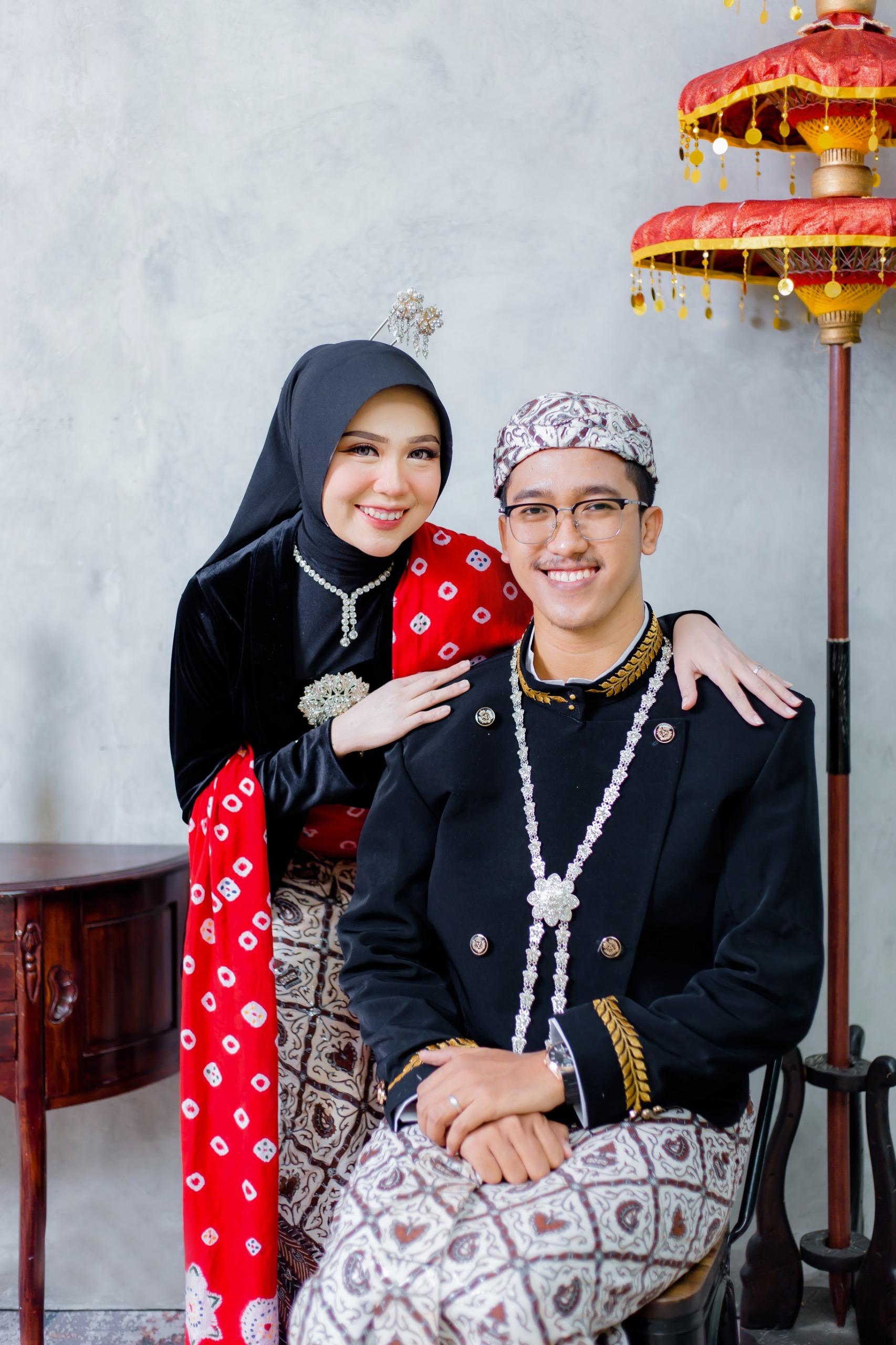 Galeri Tiwi & Aji