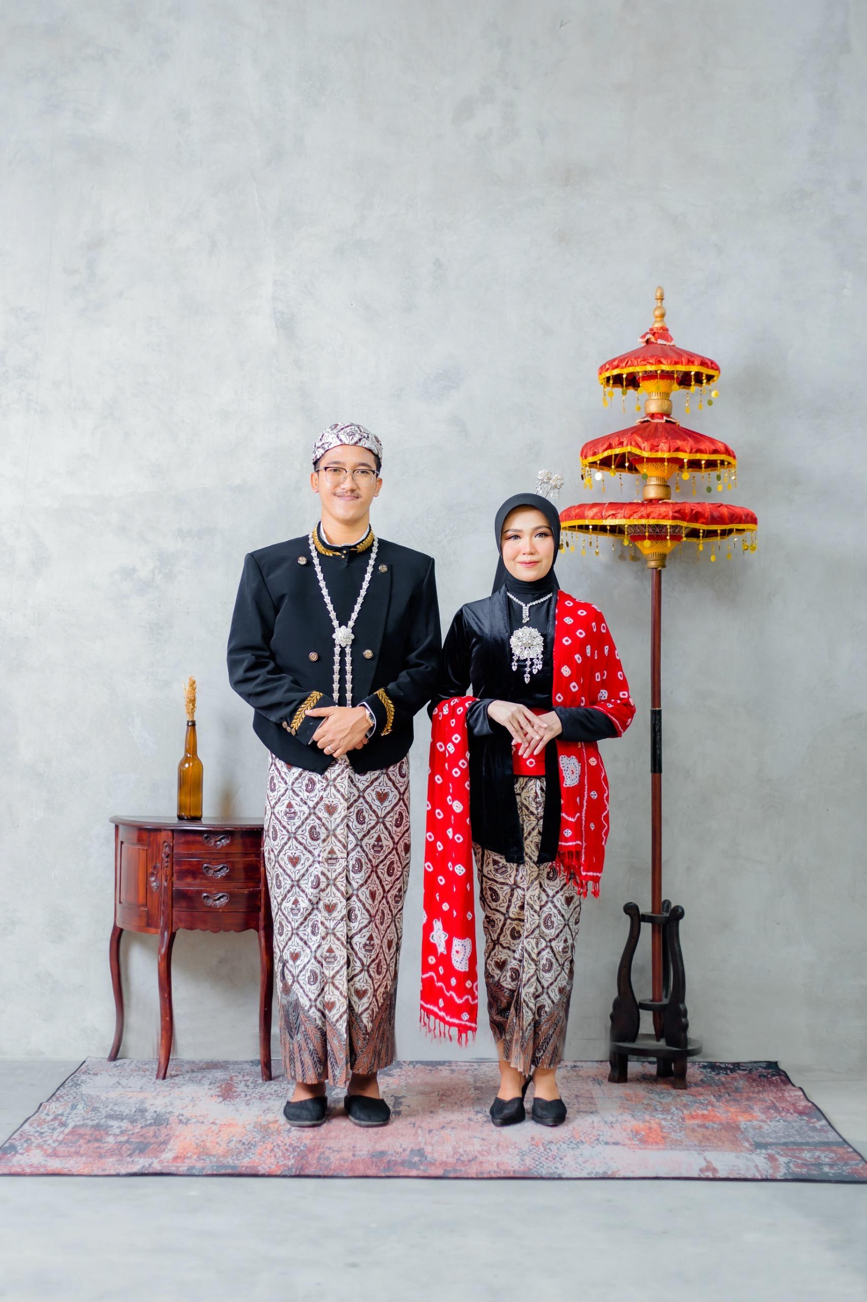 Galeri Tiwi & Aji