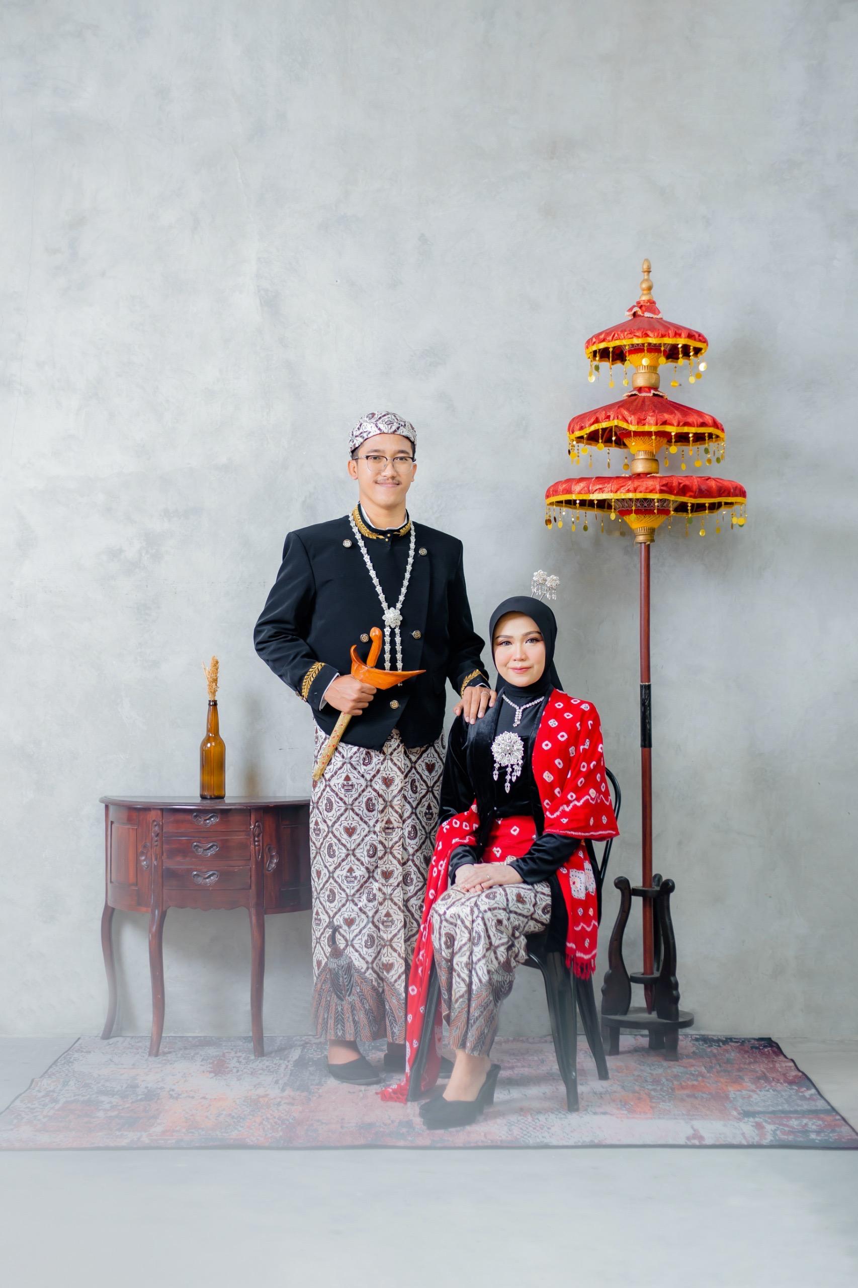Galeri Tiwi & Aji